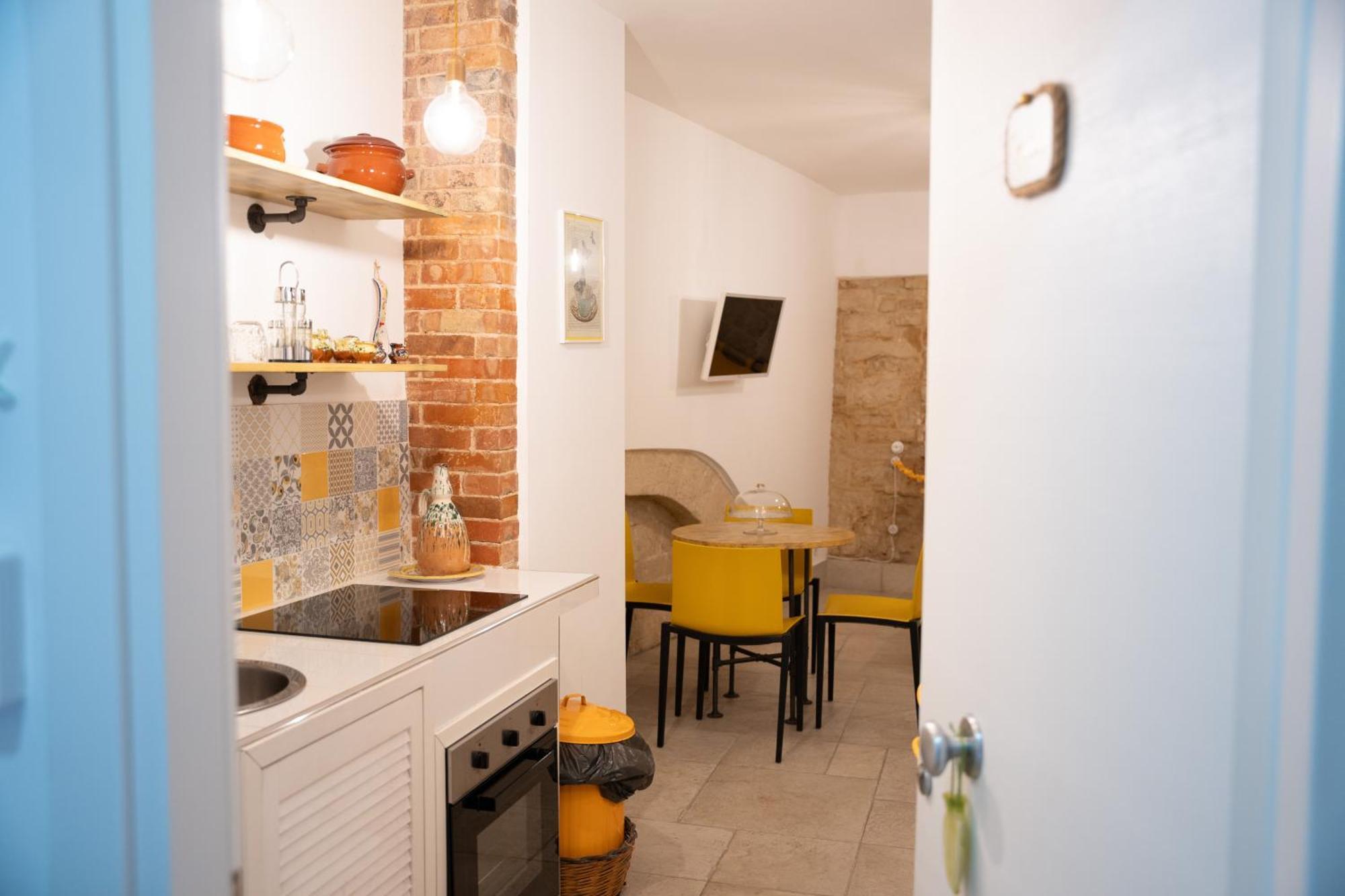 バーリ Palazzo Nicolaus Del Borgo Antico Bed & Breakfast エクステリア 写真
