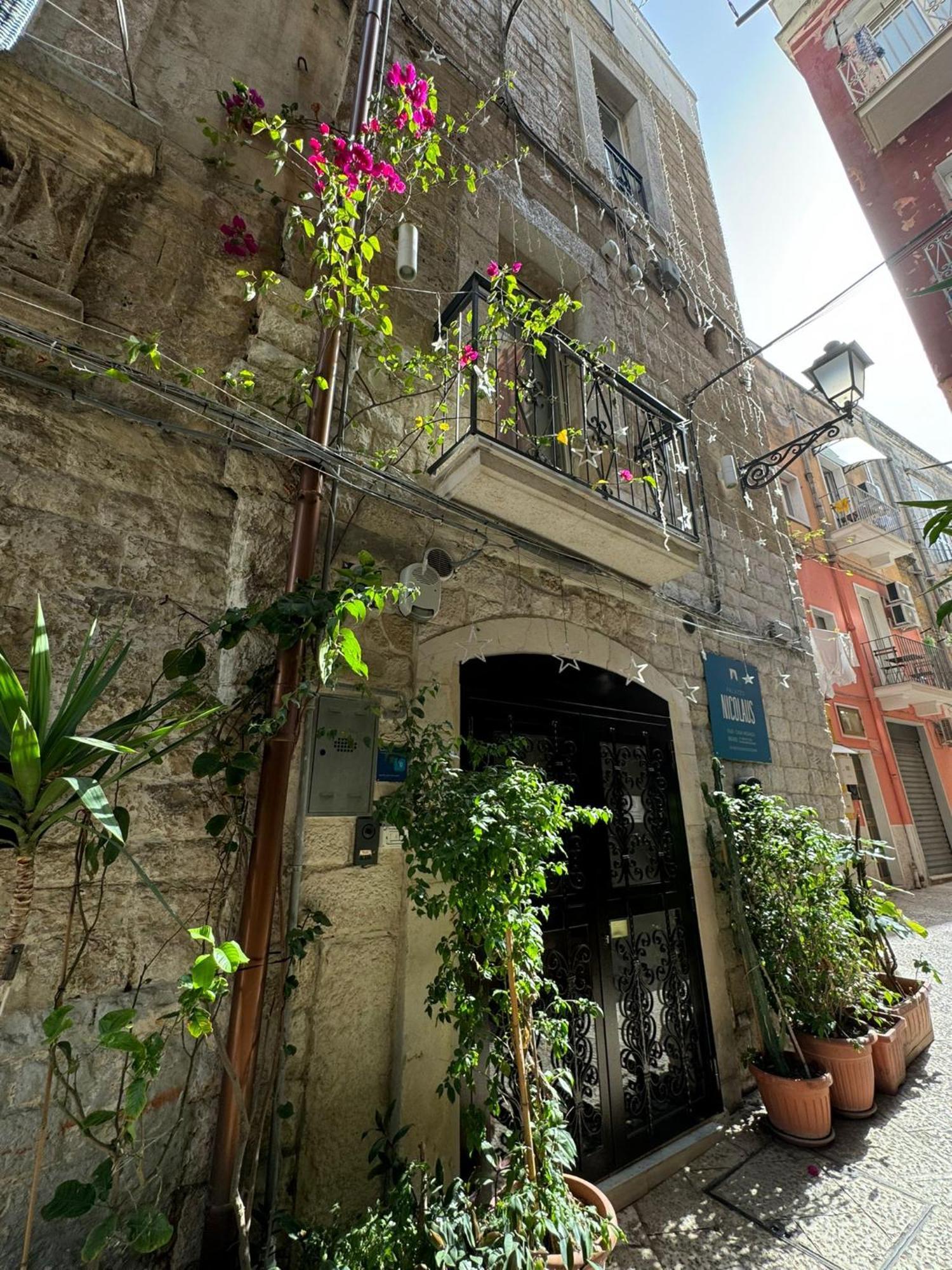 バーリ Palazzo Nicolaus Del Borgo Antico Bed & Breakfast エクステリア 写真